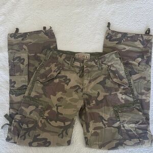 Women’s Abercrombie Green Camouflage Pants